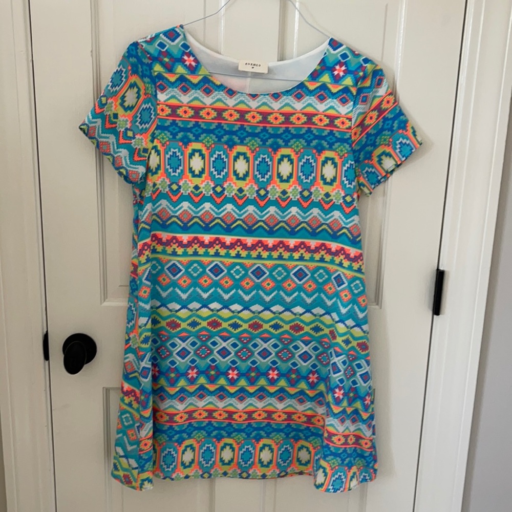 Everly Short Sleeve Shift Dress Size: Medium